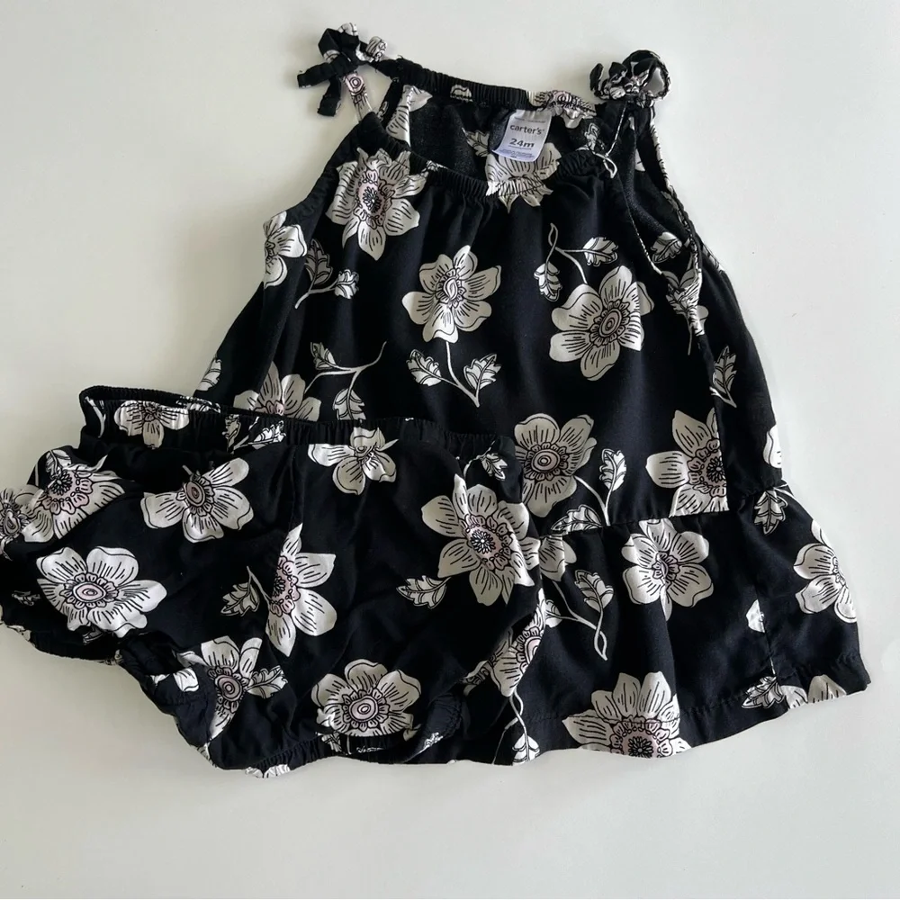Carter’s Black & White Floral Two Piece Set Size 24 Months Tank Bloomers Cute
